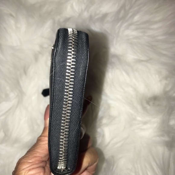 Authentic Prada Triangle Logo Black zip around wallet - Picture 9 of 9